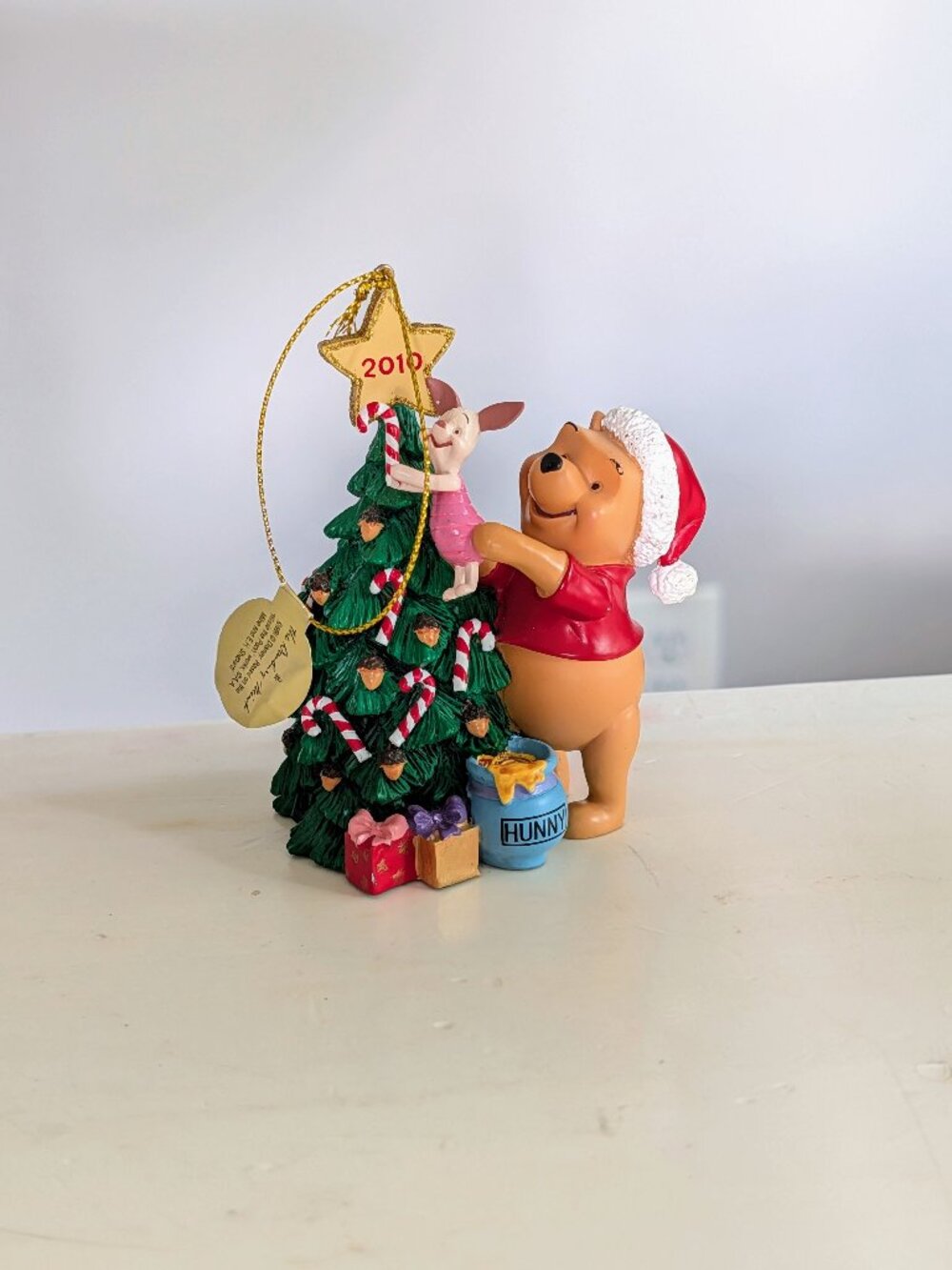 2010 Danbury Mint Winnie the Pooh Decorating Christmas Tree Ornament Piglet Rare